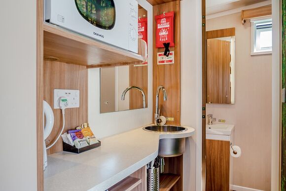 Ensuite Glamping Pod &ndash; Kingfisher - Notter Bridge Holiday Park, Notter Bridge, Saltash