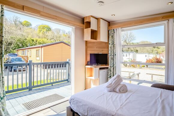 Ensuite Glamping Pod &ndash; Heron - Notter Bridge Holiday Park, Notter Bridge, Saltash