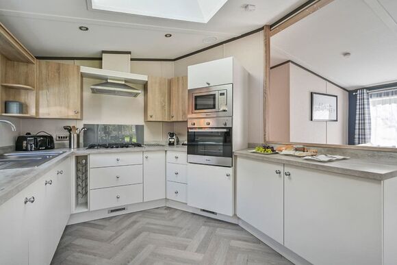 Woodland 2 Bed Hot Tub Holiday Lodge &ndash; Cherry Tree - Notter Bridge Holiday Park, Notter Bridge, Saltash