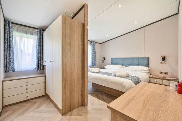 Woodland 2 Bed Hot Tub Holiday Lodge &ndash; Cherry Tree - Notter Bridge Holiday Park, Notter Bridge, Saltash