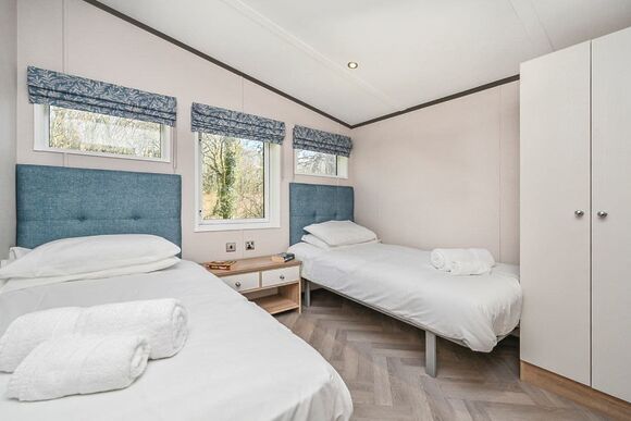 Woodland 2 Bed Hot Tub Holiday Lodge &ndash; Cherry Tree - Notter Bridge Holiday Park, Notter Bridge, Saltash