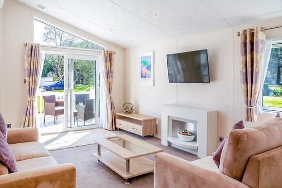 Woodland 2 Bed Hot Tub Holiday Lodge &ndash; Magnolia - Notter Bridge Holiday Park, Notter Bridge, Saltash