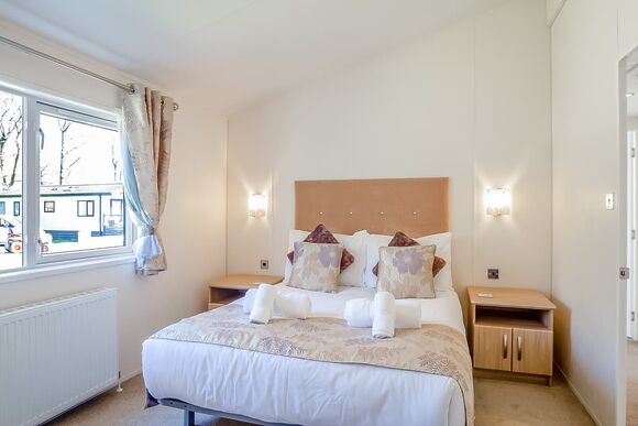 Woodland 2 Bed Hot Tub Holiday Lodge &ndash; Magnolia - Notter Bridge Holiday Park, Notter Bridge, Saltash