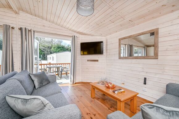Woodland 2 Bed Holiday Lodge &ndash; Blubell - Notter Bridge Holiday Park, Notter Bridge, Saltash
