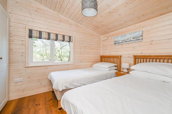 Woodland 2 Bed Holiday Lodge &ndash; Blubell - Notter Bridge Holiday Park, Notter Bridge, Saltash