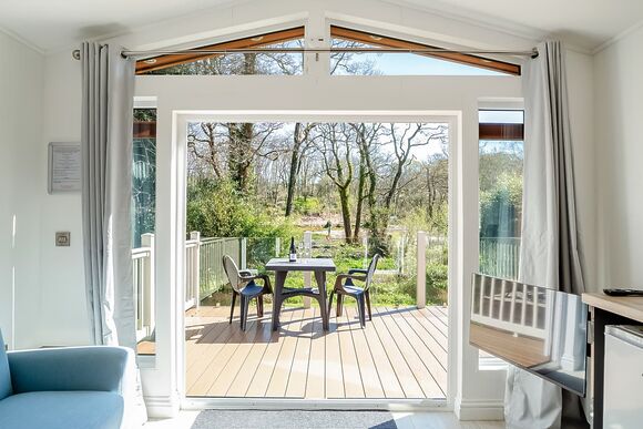 Ensuite Glamping Studio Lodge &ndash; Anglers Roost - Notter Bridge Holiday Park, Notter Bridge, Saltash