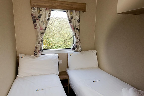 6 Berth Comfort Caravan Pet Free 