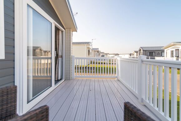 Platinum  2 with Decking - Newhaven, Newhaven, Nr Buxton