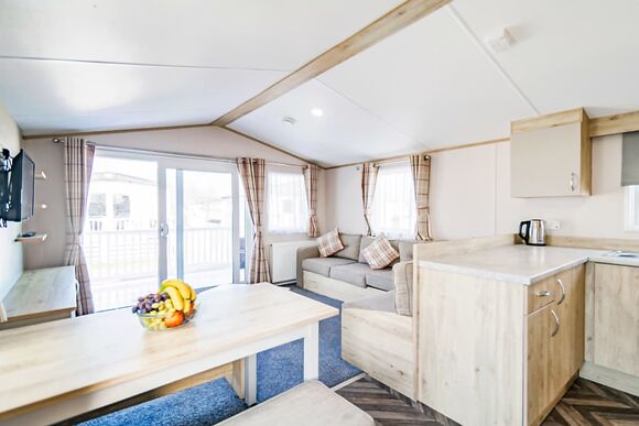 Platinum  2 with Decking - Newhaven, Newhaven, Nr Buxton