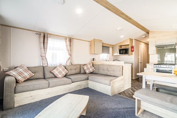 Platinum  2 with Decking - Newhaven, Newhaven, Nr Buxton