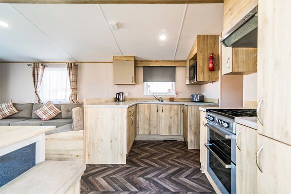 Platinum  2 with Decking - Newhaven, Newhaven, Nr Buxton