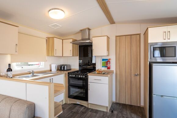 Gold 2 Caravan (Pet Friendly) - Newhaven, Newhaven, Nr Buxton