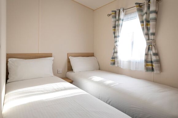 Gold 2 Caravan (Pet Friendly) - Newhaven, Newhaven, Nr Buxton