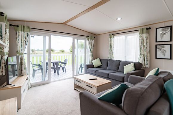 Platinum 2 Caravan - Newhaven, Newhaven, Nr Buxton