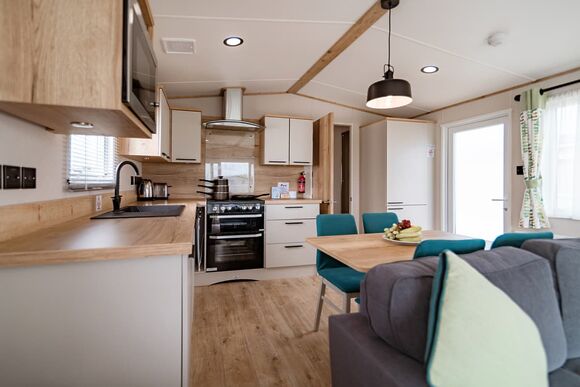 Platinum 2 Caravan - Newhaven, Newhaven, Nr Buxton