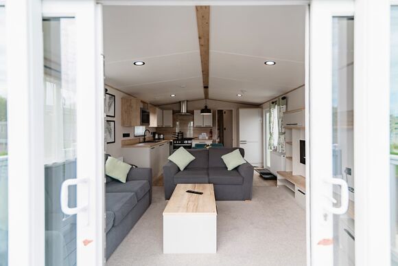 Platinum 2 Caravan - Newhaven, Newhaven, Nr Buxton