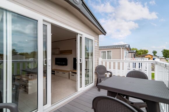 Platinum 2 Caravan (Pet Friendly) - Newhaven, Newhaven, Nr Buxton