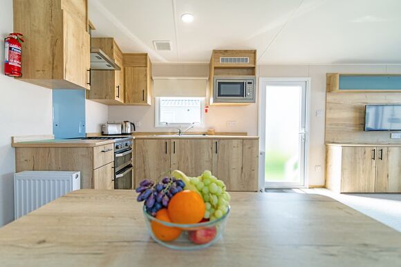 Gold 3 Caravan (Pet Friendly) - Newhaven, Newhaven, Nr Buxton