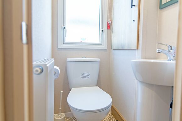 Gold 3 Caravan (Pet Friendly) - Newhaven, Newhaven, Nr Buxton