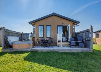 Willow Lodge - New Oaks Farm Lodges, West Lydford, Nr Glastonbury