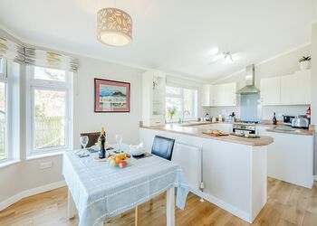 Maple Lodge - New Oaks Farm Lodges, West Lydford, Nr Glastonbury