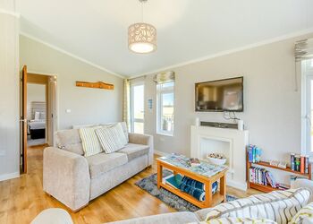 Ash Lodge - New Oaks Farm Lodges, West Lydford, Nr Glastonbury