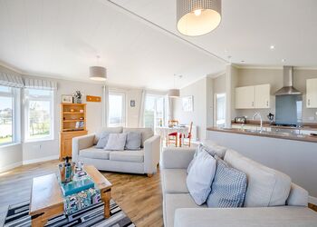 Chestnut Lodge - New Oaks Farm Lodges, West Lydford, Nr Glastonbury