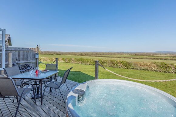 New Oaks Farm Lodges