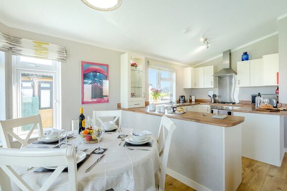 Willow Lodge - New Oaks Farm Lodges, West Lydford, Nr Glastonbury