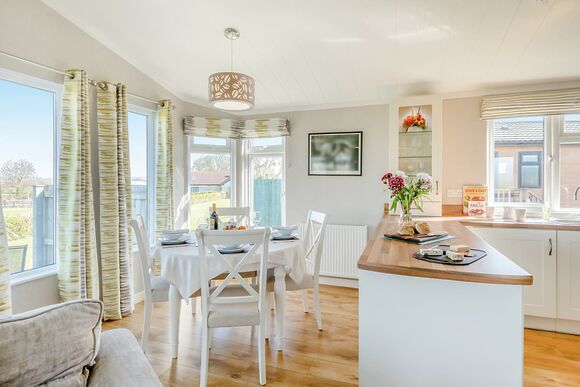 Ash Lodge - New Oaks Farm Lodges, West Lydford, Nr Glastonbury