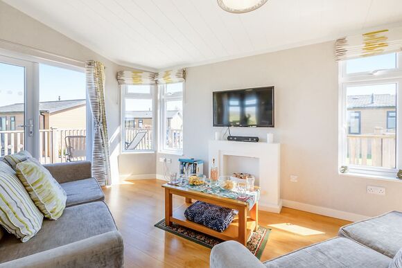 Beech Lodge - New Oaks Farm Lodges, West Lydford, Nr Glastonbury