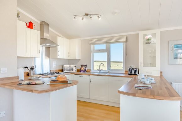 Beech Lodge - New Oaks Farm Lodges, West Lydford, Nr Glastonbury