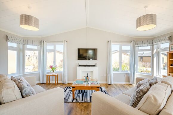 Chestnut Lodge - New Oaks Farm Lodges, West Lydford, Nr Glastonbury