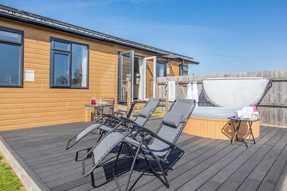 Chestnut Lodge - New Oaks Farm Lodges, West Lydford, Nr Glastonbury