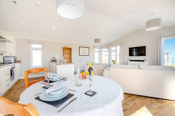 Chestnut Lodge - New Oaks Farm Lodges, West Lydford, Nr Glastonbury