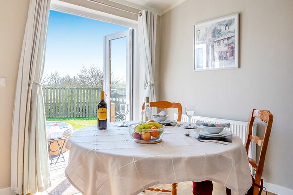 Chestnut Lodge - New Oaks Farm Lodges, West Lydford, Nr Glastonbury