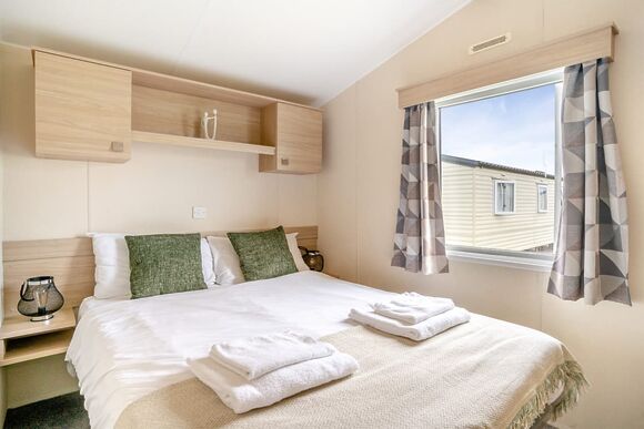 Bronze 2 Bedroom Caravan, Sleeps 6 - Newquay Holiday Park, Newquay