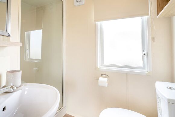 Bronze Caravan with parking 6 P, Bronze Caravan with parking - Newquay Holiday Park, Newquay