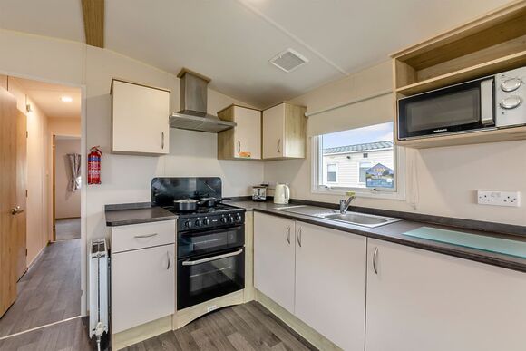 Gold Caravan with parking & ensuite 6 - Newquay Holiday Park, Newquay