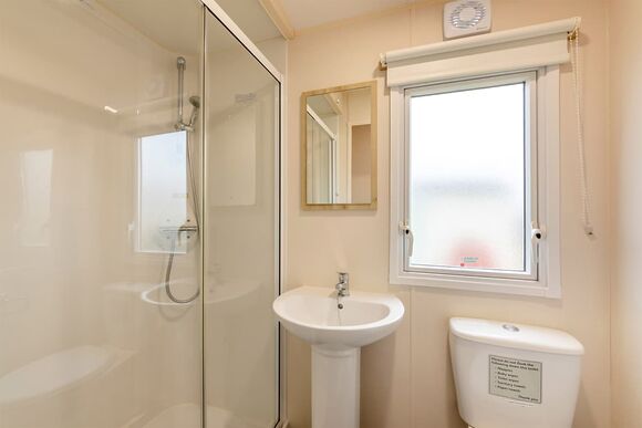 Gold Caravan with parking & ensuite 6 - Newquay Holiday Park, Newquay