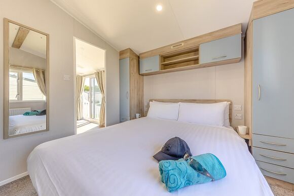 Gold Caravan with parking, ensuite & decking 8 - Newquay Holiday Park, Newquay