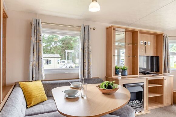 Silver 3 Bedroom Caravan, Sleeps 8 - Newquay Holiday Park, Newquay