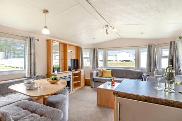Silver 3 Bedroom Caravan, Sleeps 8 - Newquay Holiday Park, Newquay