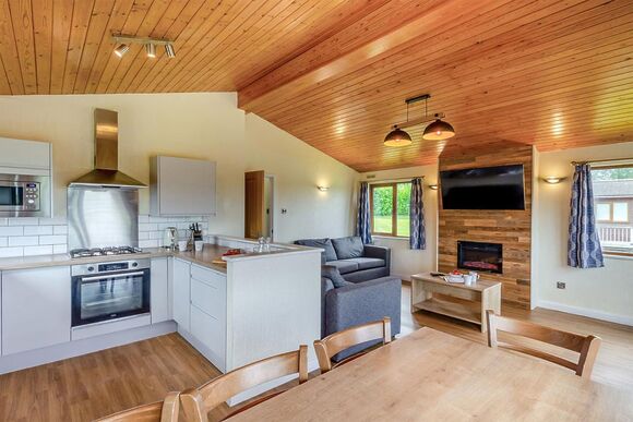 Deluxe Lodge with parking, ensuite & decking 8, Deluxe Lodge with parking, ensuite & decking 8 P - Newquay Holiday Park, Newquay