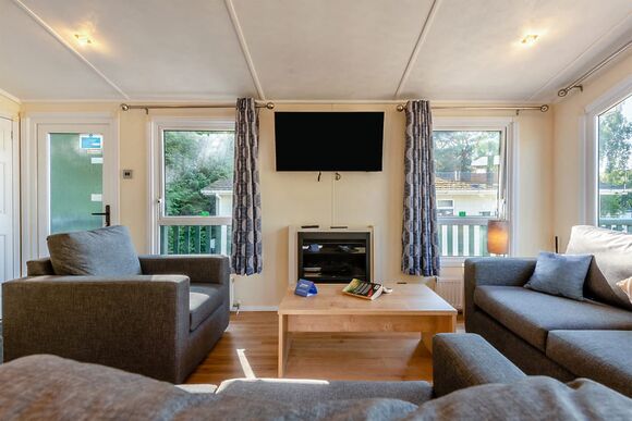 Superior Lodge with parking, ensuite & decking 4, Superior Lodge with parking, ensuite & decking P - Newquay Holiday Park, Newquay