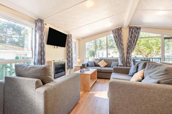 Superior Lodge with parking, ensuite & decking P, Superior Lodge with parking, ensuite & decking 4 - Newquay Holiday Park, Newquay