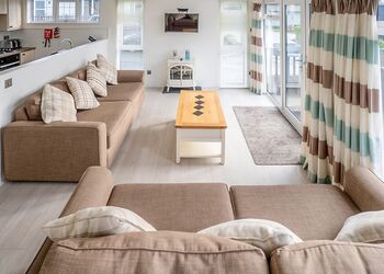 Bronze Spa Pet - Alder Country Park, North Walsham 