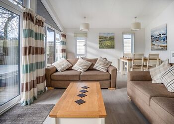 Bronze Spa Pet - Alder Country Park, North Walsham 