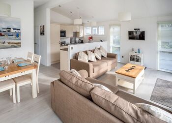 Bronze Spa Pet - Alder Country Park, North Walsham 