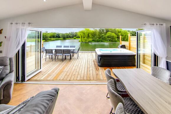 Kestrel Lodge - Noahs Retreat, Laceby